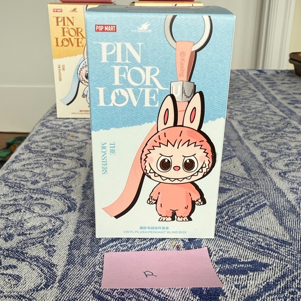 Pin for love letter R black